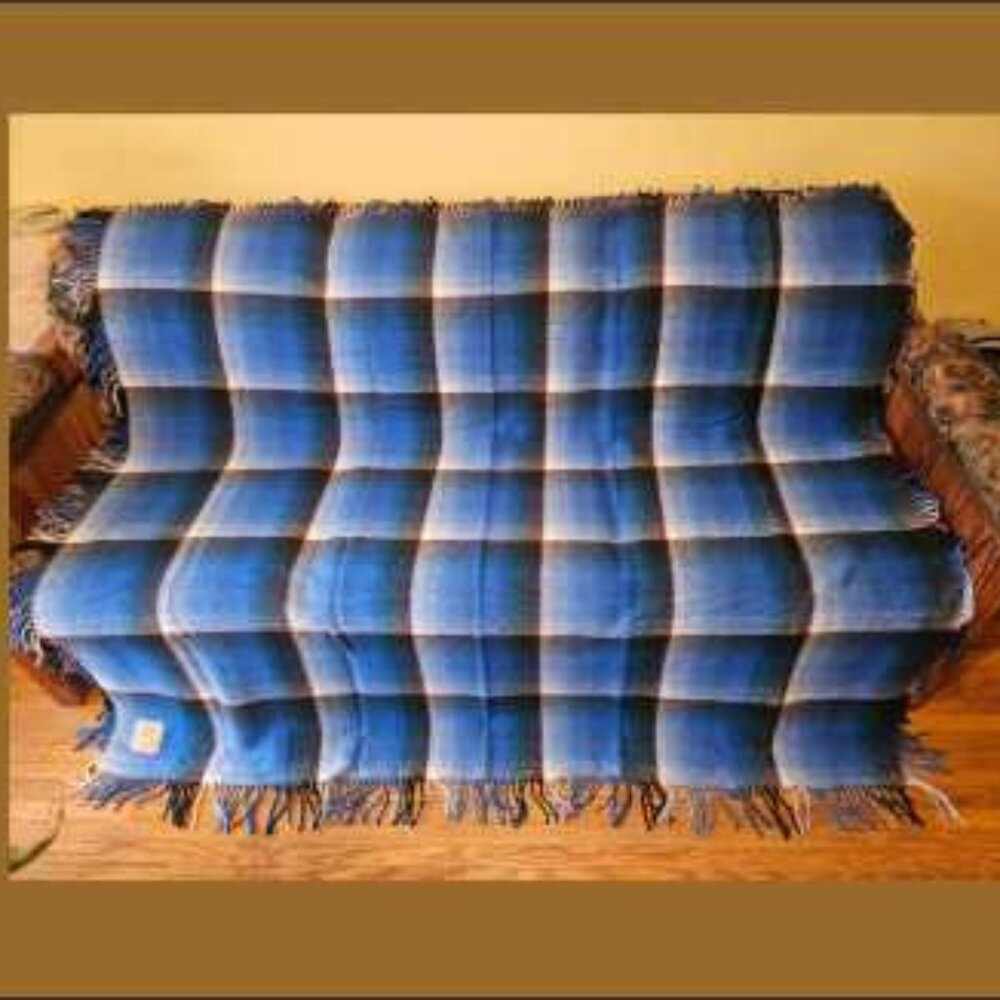 Modern look, excellent vintage blanket, wool & rayon, check shawl pattern